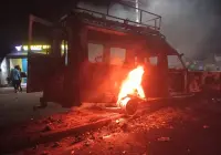 IS KENYA SLIPPING INTO POLITICAL VIOLENCE? GOONS, VANDALIZED VEHICLES AND RISING POLITICAL TENSIONS Homabay/Nakuru.
