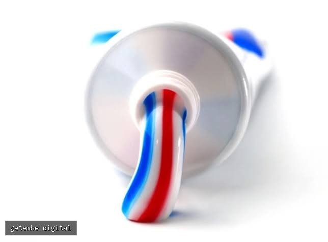 THE SCIENCE BEHIND STRIPED TOOTHPASTE (AND WHY THE COLOR-CODE MYTH IS FALSE)
