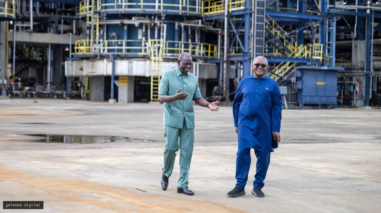 SH2.2 TRILLION DANGOTE REFINERY PROJECT MOVES CLOSER TO LAUNCH AS SHIP DOCKS IN LAMU